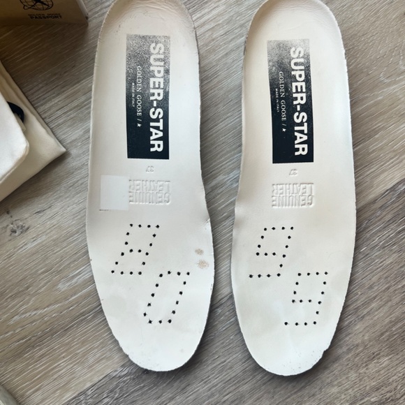Golden Goose Superstars - Picture 4 of 5